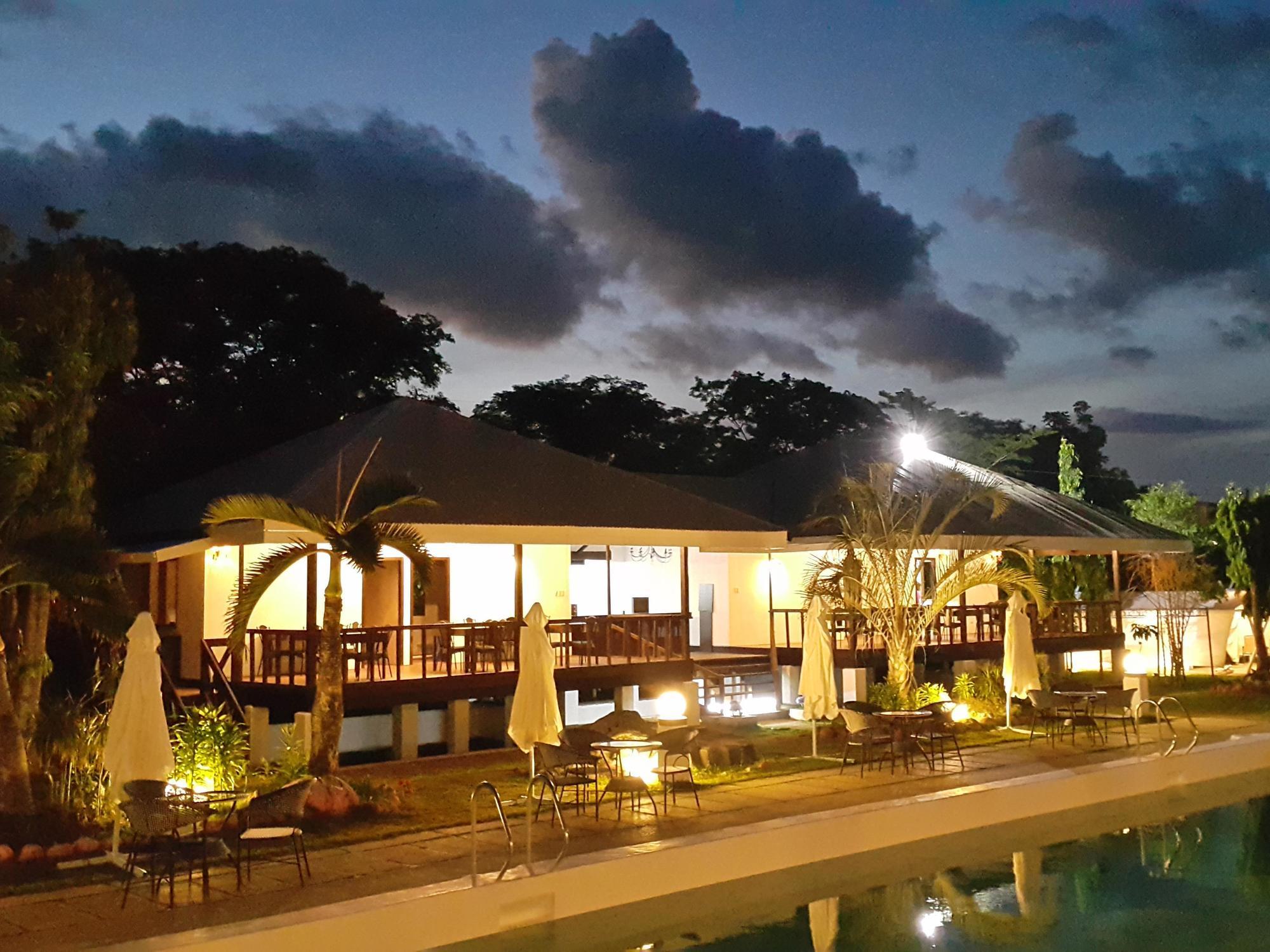 קלמבה Blue Hotel And Resort מראה חיצוני תמונה